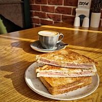 Тост с ветчиной и сыром