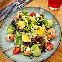 Салат с лососем