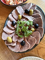 Язык говяжий отварной 300г.