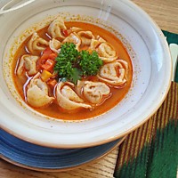 Пельмешки отварные с бульоном