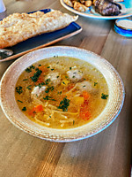 Куриный бульон с фрикадельками